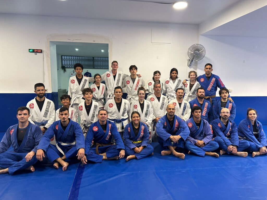Aluno da Gracie Barra Braga a treinar Jiu-Jitsu